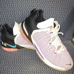 Nike Women's Multicolor Athletic Shoes